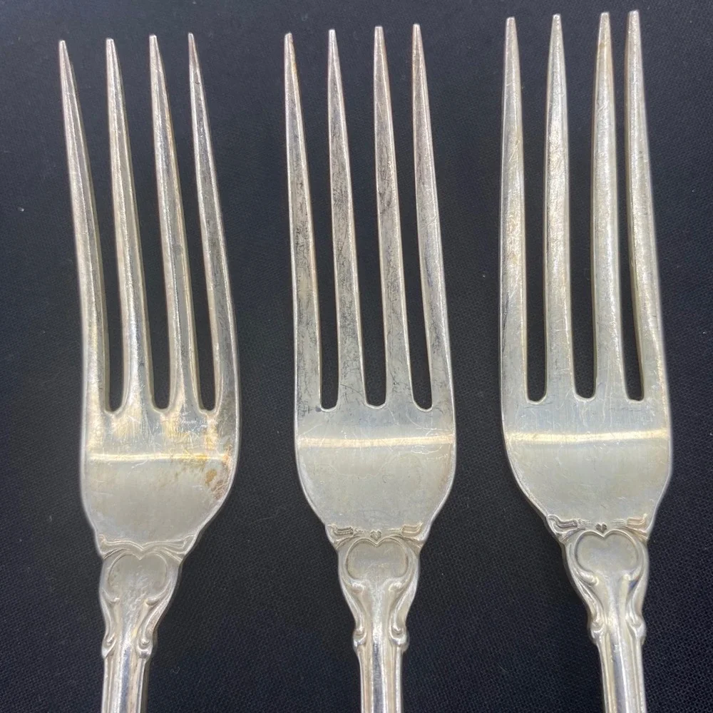 Holmes & Edwards IS 7.5in Dinner Forks 3pc Heart Silver Fashion Silverplate 1954